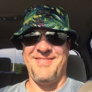 Meet your Posher, Chad